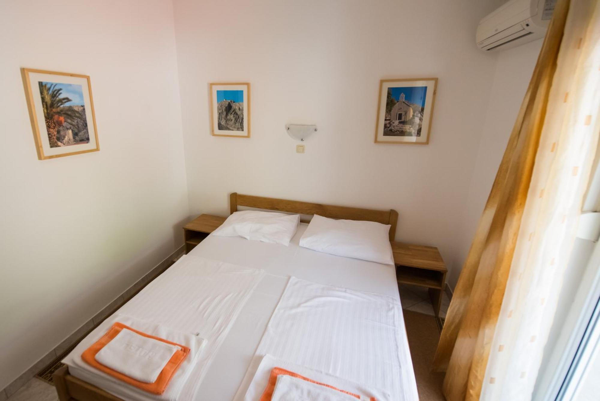 Bed And Breakfast Pero 3 Min Walk To The Beach Lokva Rogoznica Exterior photo