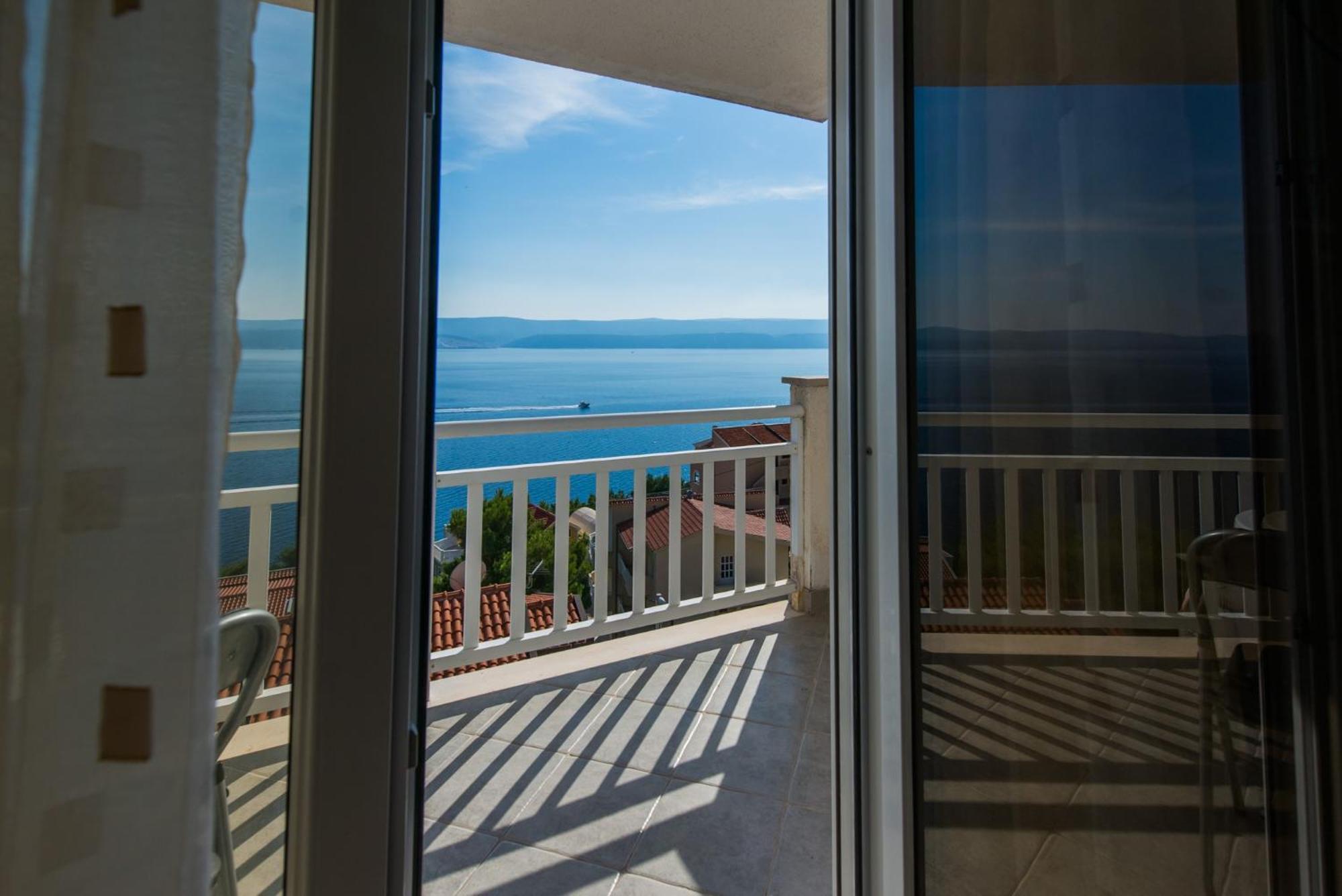 Bed And Breakfast Pero 3 Min Walk To The Beach Lokva Rogoznica Exterior photo
