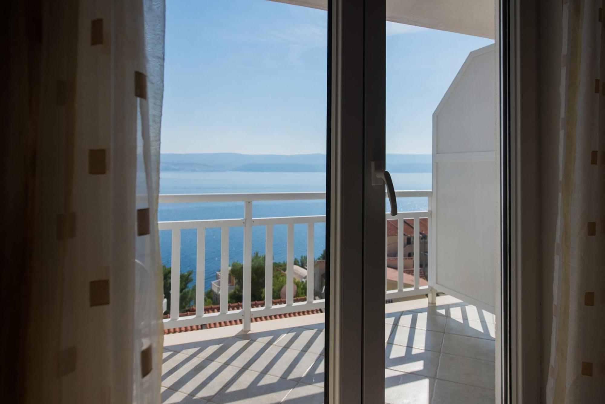 Bed And Breakfast Pero 3 Min Walk To The Beach Lokva Rogoznica Exterior photo