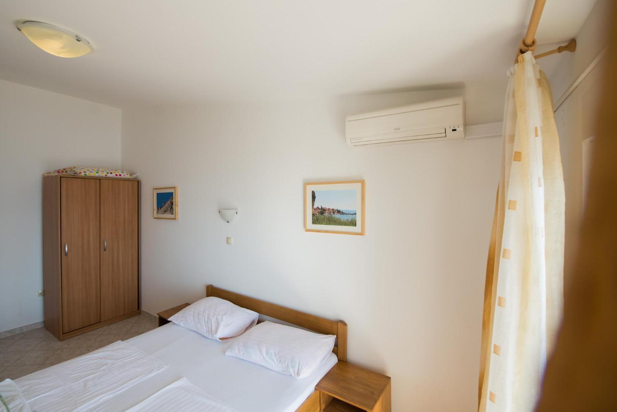 Bed And Breakfast Pero 3 Min Walk To The Beach Lokva Rogoznica Exterior photo