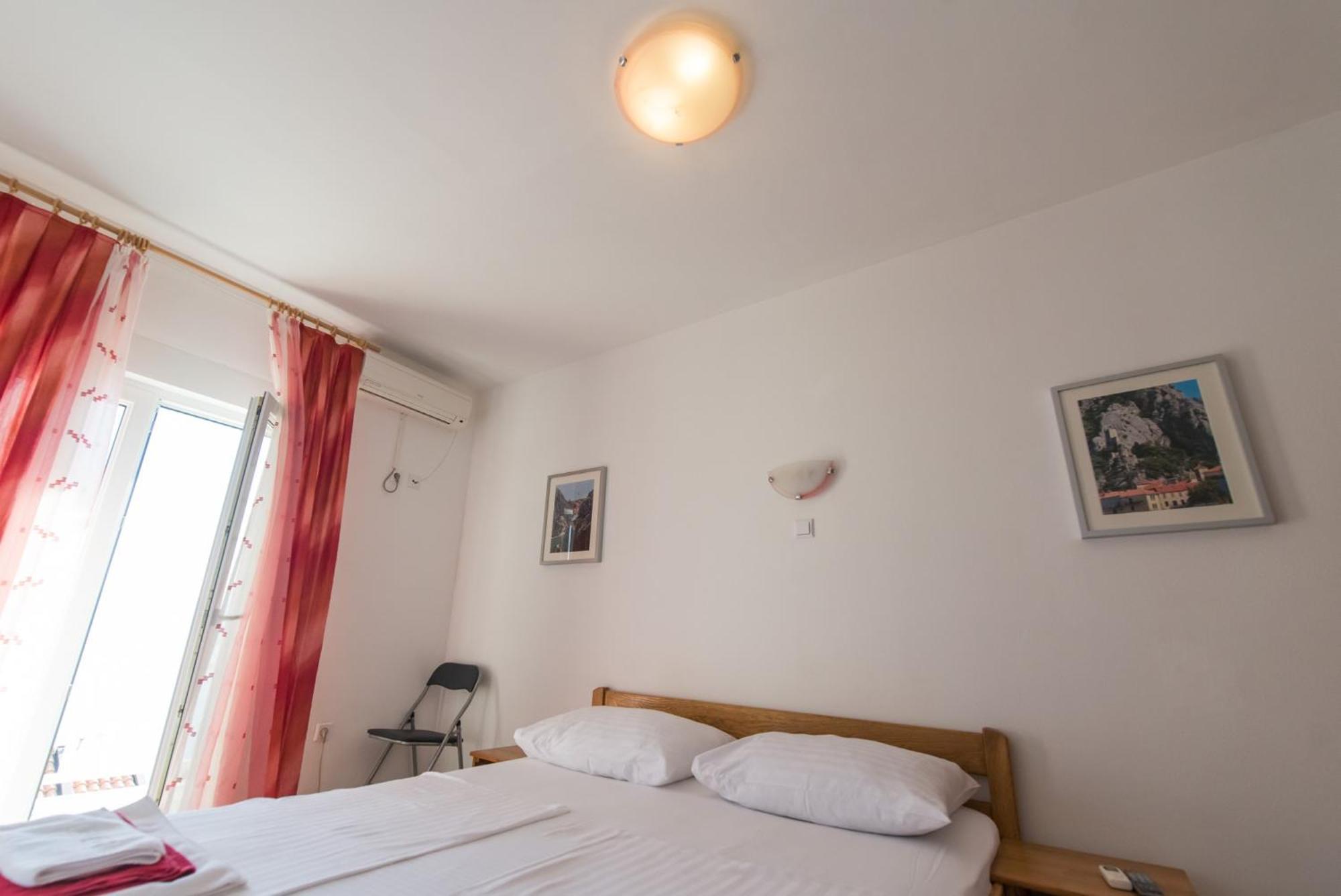 Bed And Breakfast Pero 3 Min Walk To The Beach Lokva Rogoznica Exterior photo