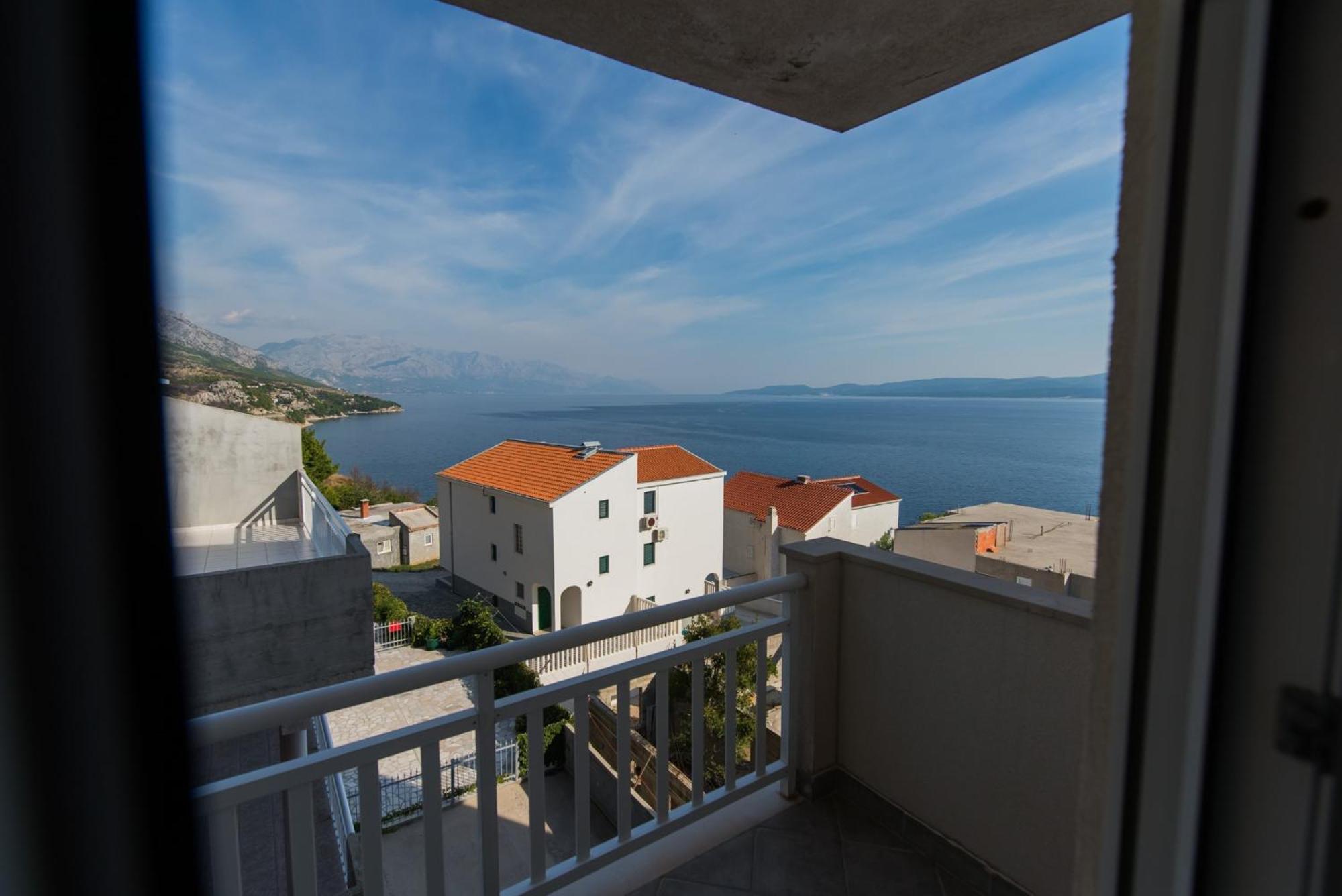 Bed And Breakfast Pero 3 Min Walk To The Beach Lokva Rogoznica Exterior photo