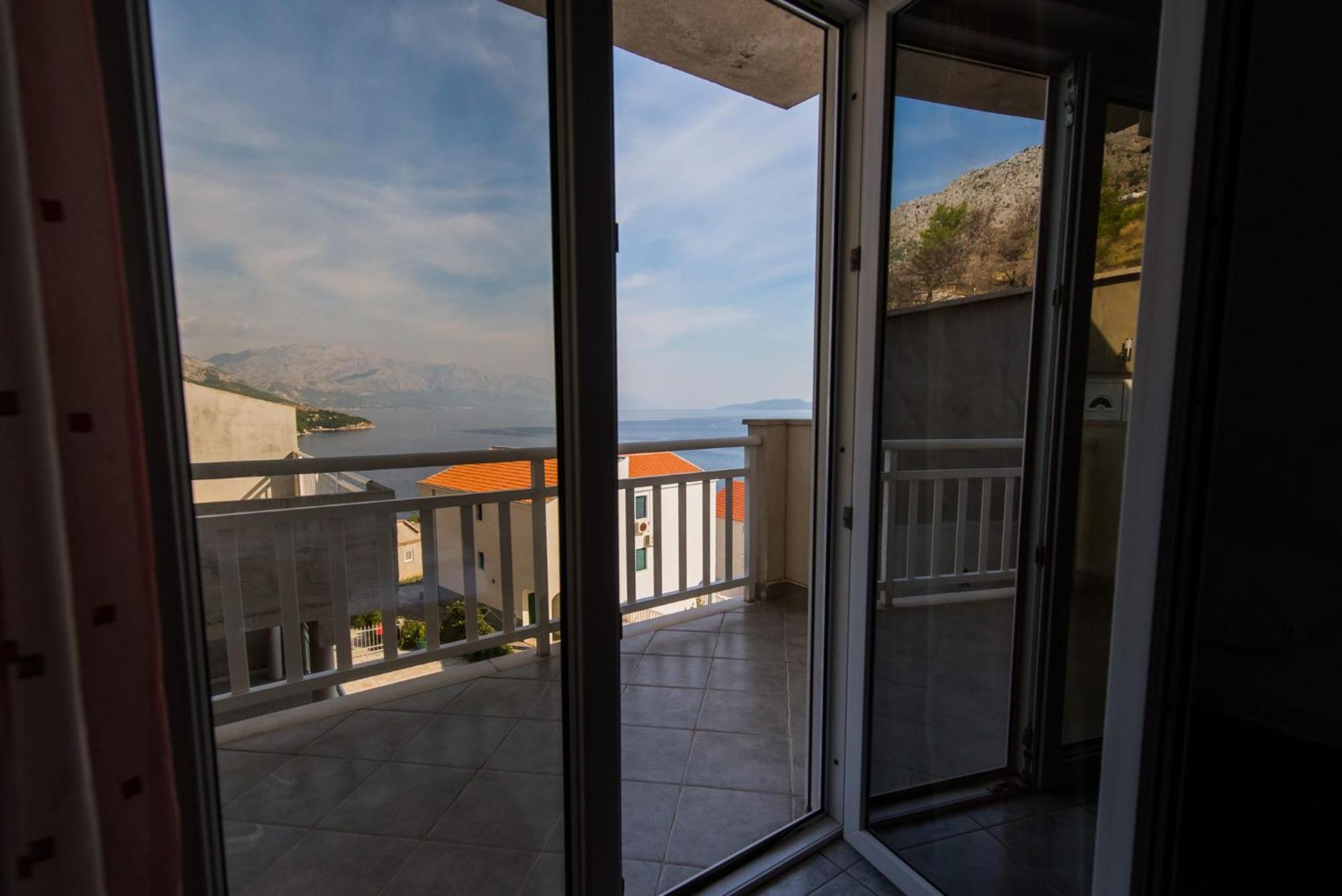 Bed And Breakfast Pero 3 Min Walk To The Beach Lokva Rogoznica Exterior photo