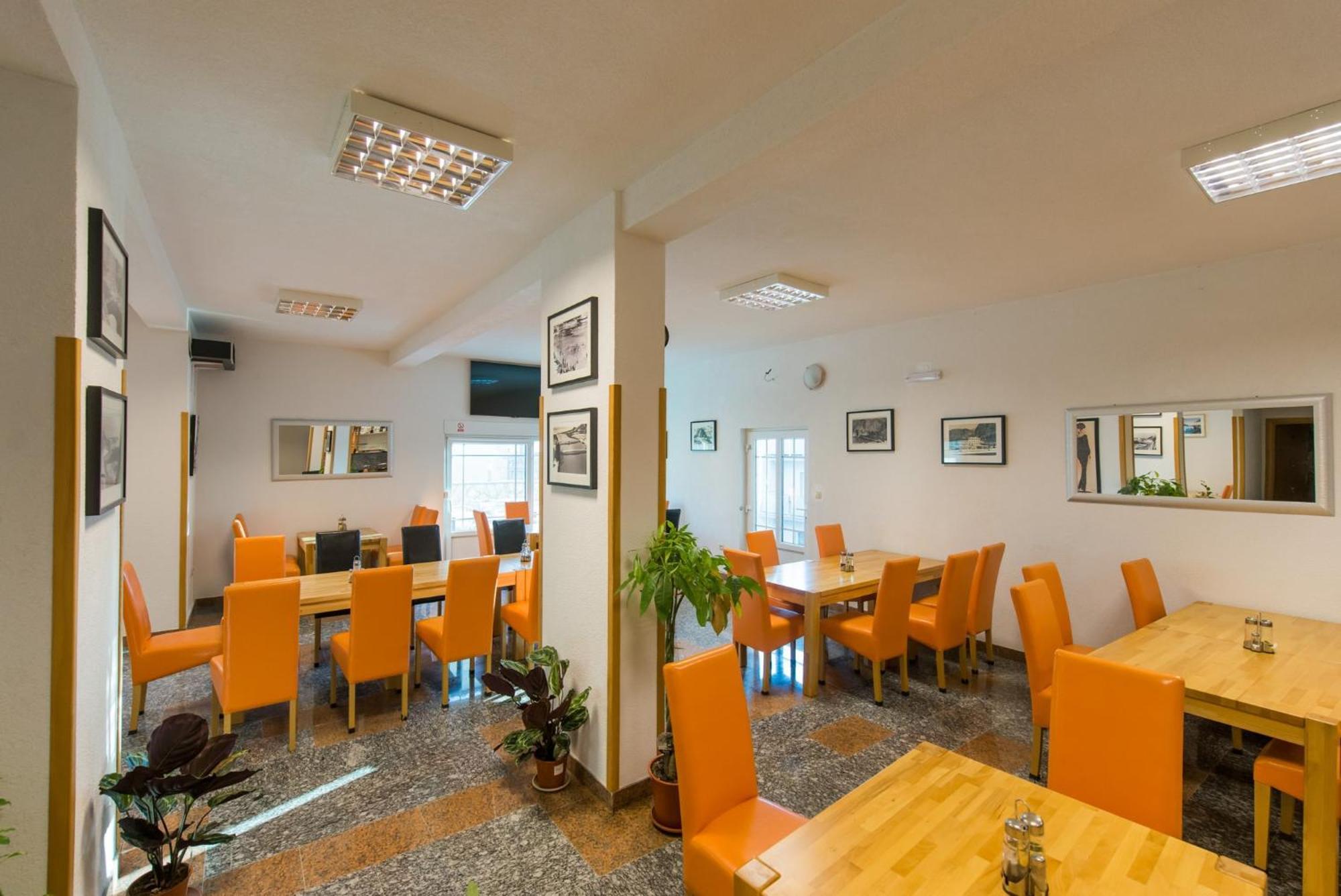 Bed And Breakfast Pero 3 Min Walk To The Beach Lokva Rogoznica Exterior photo